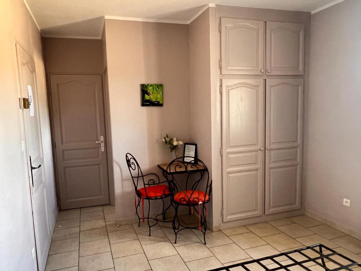 Apartament Mas De L'Estiou Monteux Zewnętrze zdjęcie